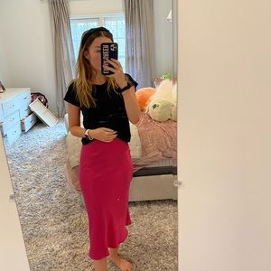 High waisted pink maxi skirt 💘💘